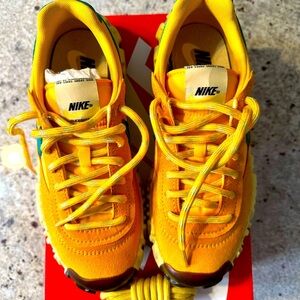 Nike Over break Sp. mens size 8.